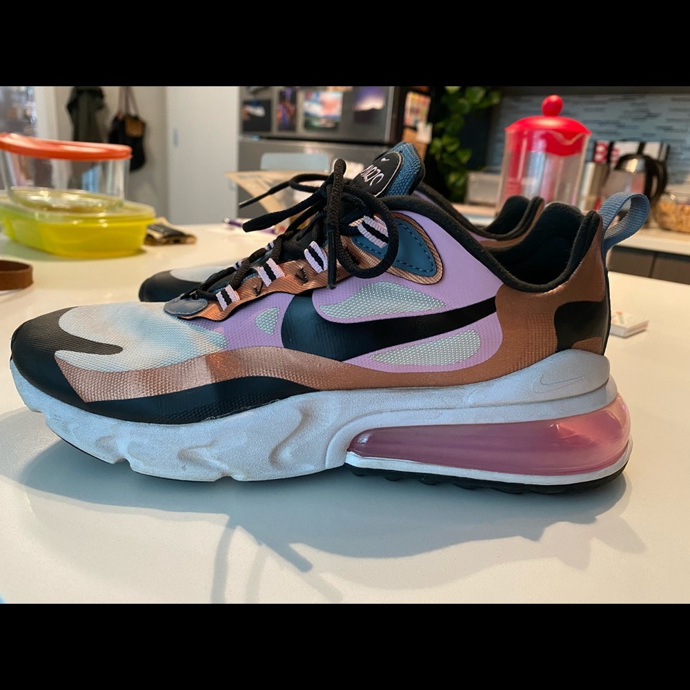NIKE react